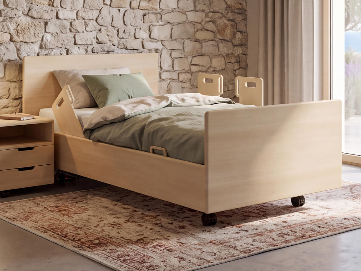 Prestige-Komfortbett von KIRCHNER mit ausgeklapptem Seitenherausfallschutz