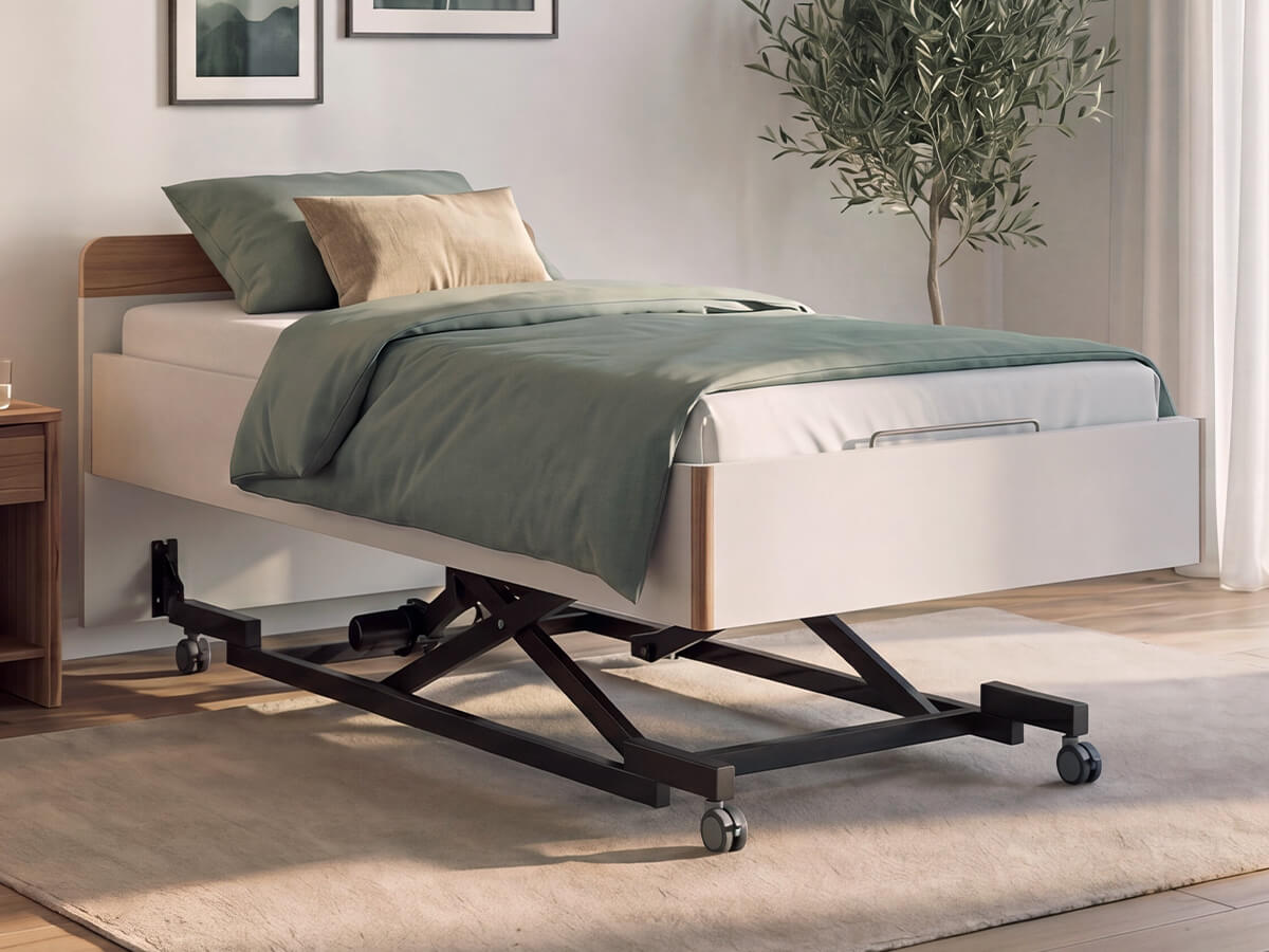 Liftsystem Pflegebett SanaLIFT von KIRCHNER mit 40 cm hochgefahrenem Bett